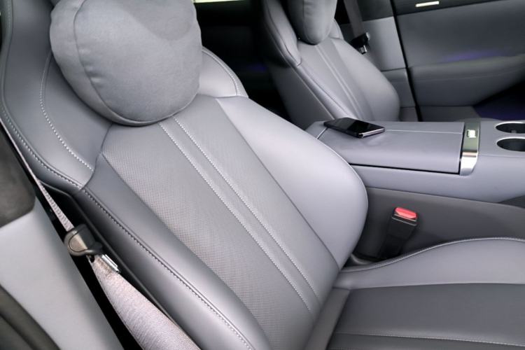 Used Xiaomi Auto YU7 2025 Ultra-Long Range High-Performance All-Wheel-Drive Max Edition Right Front Seat