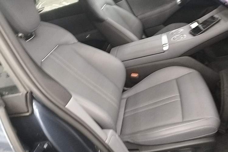 Used Xiaomi Auto YU7 2025 Ultra-Long Range Rear-Wheel Drive Version Right Front Seat