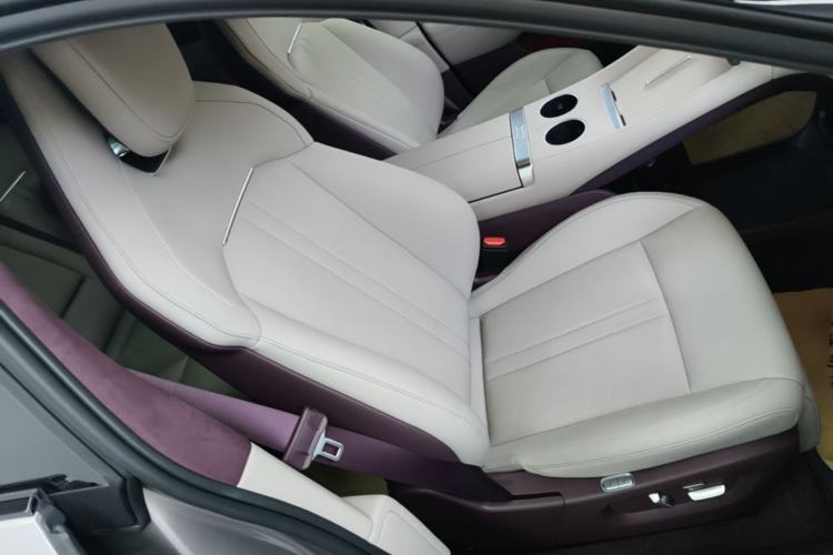 Used Xiaomi Auto YU7 2025 Ultra-Long Range High-Performance All-Wheel-Drive Max Edition Right Front Seat