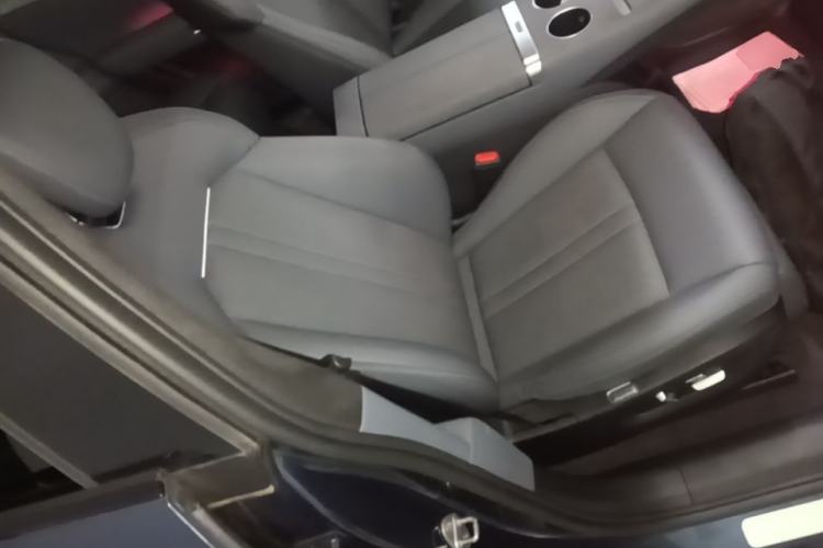 Used Xiaomi Auto YU7 2025 Ultra-Long Range High-Performance All-Wheel-Drive Max Edition Right Front Seat