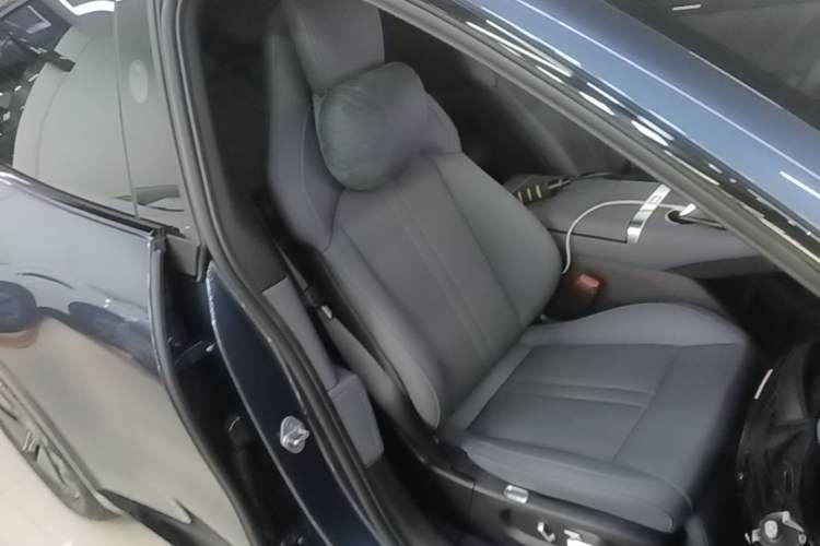 Used Xiaomi Auto YU7 2025 Ultra-Long Range Rear-Wheel Drive Version Right Front Seat