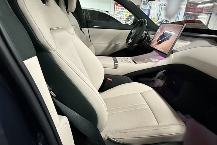 Used Xiaomi Auto YU7 2025 Ultra-Long Range High-Performance All-Wheel-Drive Max Edition Right Front Seat