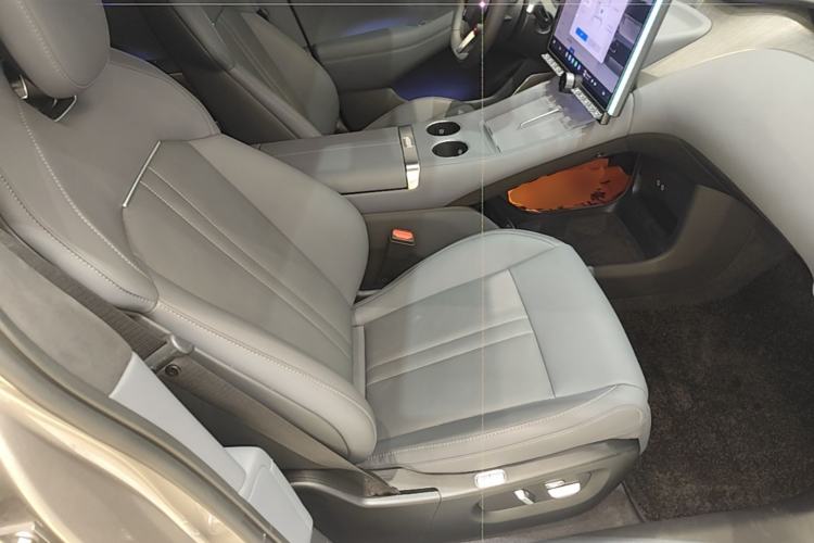 Used Xiaomi Auto YU7 2025 Ultra-Long Range High-Performance All-Wheel-Drive Max Edition Right Front Seat