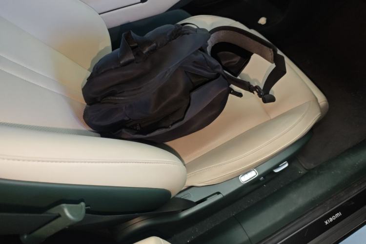 Used Xiaomi Auto YU7 2025 Ultra-Long Range High-Performance All-Wheel-Drive Max Edition Right Front Seat