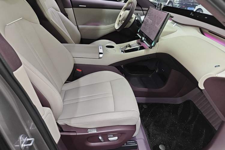 Used Xiaomi Auto YU7 2025 Ultra-Long Range Rear-Wheel Drive Version Right Front Seat