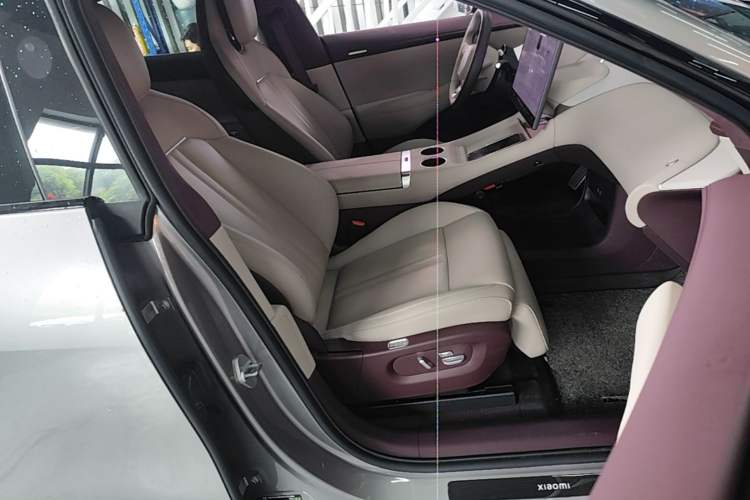 Used Xiaomi Auto YU7 2025 Ultra-Long Range High-Performance All-Wheel-Drive Max Edition Right Front Seat