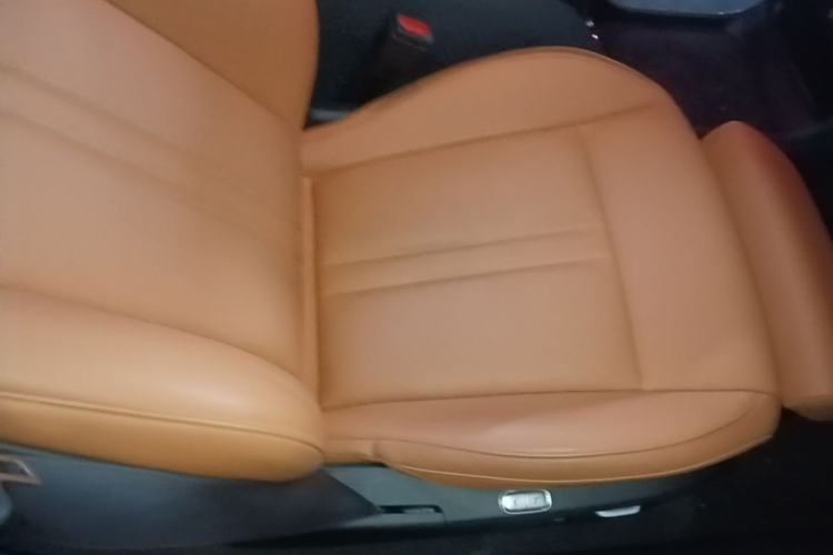 Used Xiaomi Auto YU7 2025 Ultra-Long Range High-Performance All-Wheel-Drive Max Edition Right Front Seat