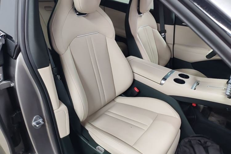 Used Xiaomi Auto YU7 2025 Ultra-Long Range All-Wheel Drive Pro Version Right Front Seat