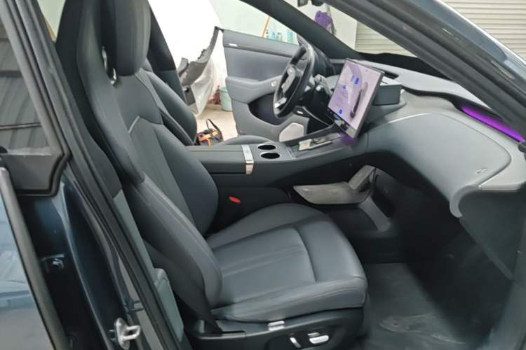 Used Xiaomi Auto YU7 2025 Ultra-Long Range High-Performance All-Wheel-Drive Max Edition Right Front Seat