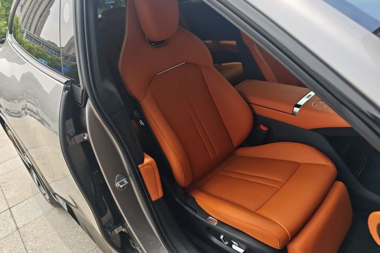 Used Xiaomi Auto YU7 2025 Ultra-Long Range High-Performance All-Wheel-Drive Max Edition Right Front Seat