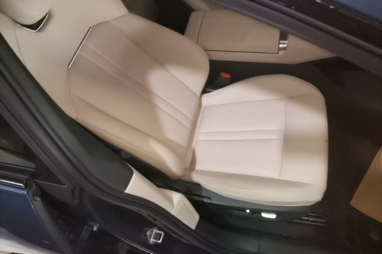 Used Xiaomi Auto YU7 2025 Ultra-Long Range Rear-Wheel Drive Version Right Front Seat