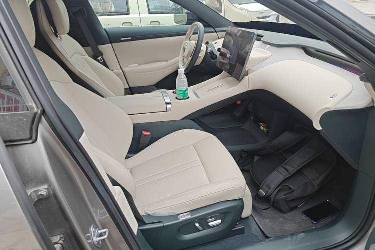 Used Xiaomi Auto YU7 2025 Ultra-Long Range Rear-Wheel Drive Version Right Front Seat