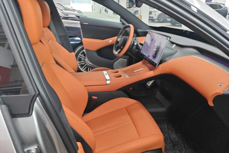 Used Xiaomi Auto YU7 2025 Ultra-Long Range Rear-Wheel Drive Version Right Front Seat