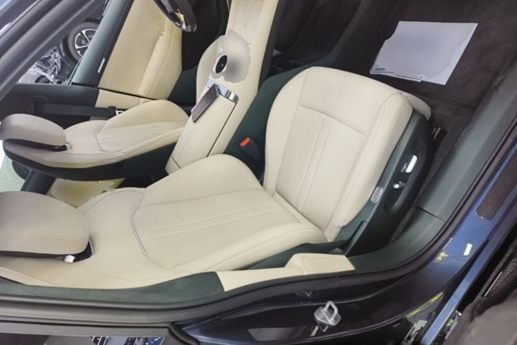 Used Xiaomi Auto YU7 2025 Ultra-Long Range High-Performance All-Wheel-Drive Max Edition Right Front Seat