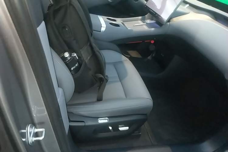 Used Xiaomi Auto YU7 2025 Ultra-Long Range All-Wheel Drive Pro Version Right Front Seat