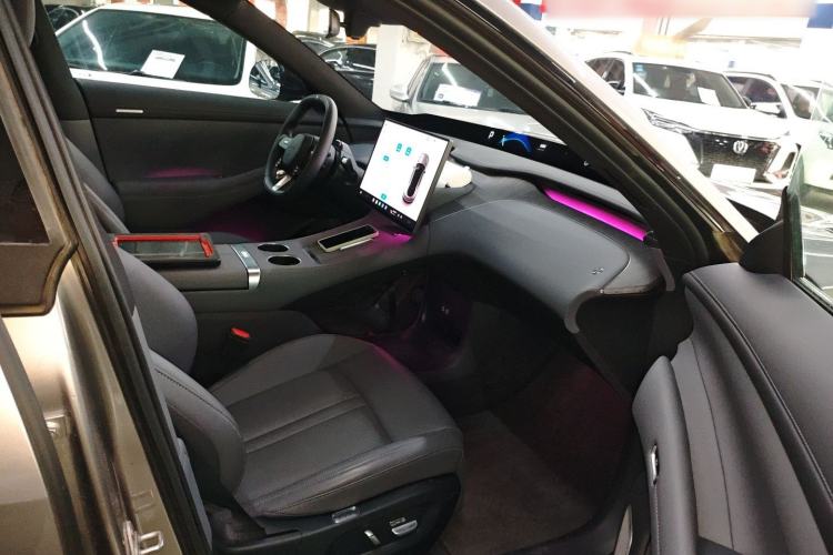 Used Xiaomi Auto YU7 2025 Ultra-Long Range Rear-Wheel Drive Version Right Front Seat