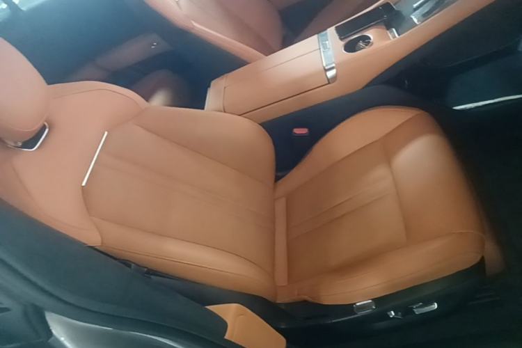 Used Xiaomi Auto YU7 2025 Ultra-Long Range High-Performance All-Wheel-Drive Max Edition Right Front Seat
