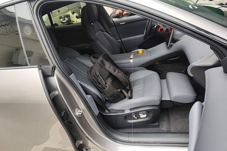 Used Xiaomi Auto YU7 2025 Ultra-Long Range All-Wheel Drive Pro Version Right Front Seat