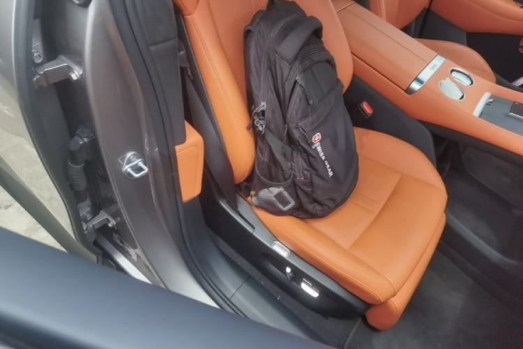 Used Xiaomi Auto YU7 2025 Ultra-Long Range High-Performance All-Wheel-Drive Max Edition Right Front Seat