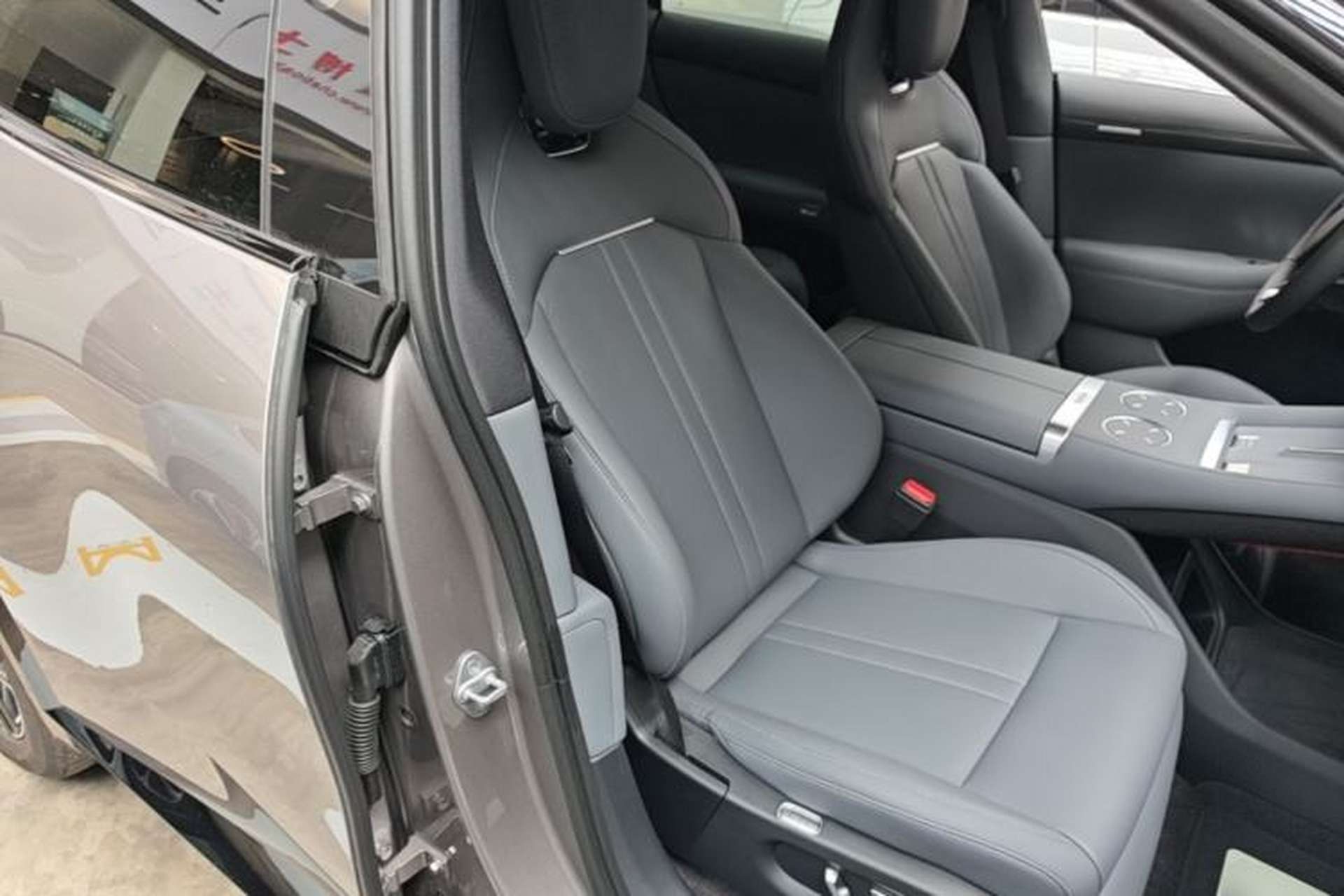 Used Xiaomi Auto YU7 2025 Ultra-Long Range All-Wheel Drive Pro Version Right Front Seat