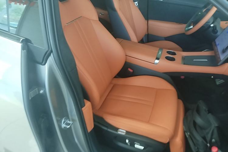 Used Xiaomi Auto YU7 2025 Ultra-Long Range High-Performance All-Wheel-Drive Max Edition Right Front Seat