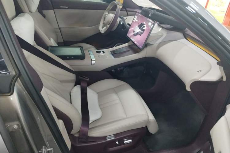 Used Xiaomi Auto YU7 2025 Ultra-Long Range All-Wheel Drive Pro Version Right Front Seat