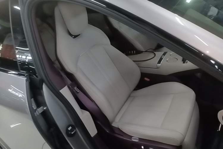 Used Xiaomi Auto YU7 2025 Ultra-Long Range All-Wheel Drive Pro Version Right Front Seat