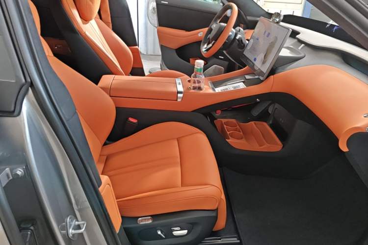 Used Xiaomi Auto YU7 2025 Ultra-Long Range High-Performance All-Wheel-Drive Max Edition Right Front Seat