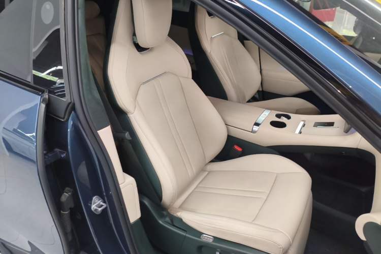 Used Xiaomi Auto YU7 2025 Ultra-Long Range High-Performance All-Wheel-Drive Max Edition Right Front Seat