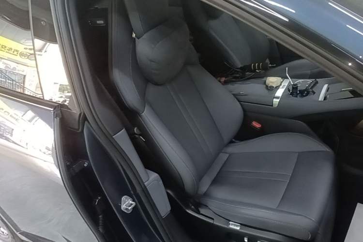 Used Xiaomi Auto YU7 2025 Ultra-Long Range Rear-Wheel Drive Version Right Front Seat