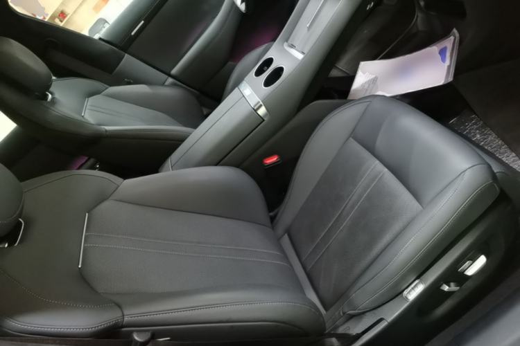 Used Xiaomi Auto YU7 2025 Ultra-Long Range High-Performance All-Wheel-Drive Max Edition Right Front Seat