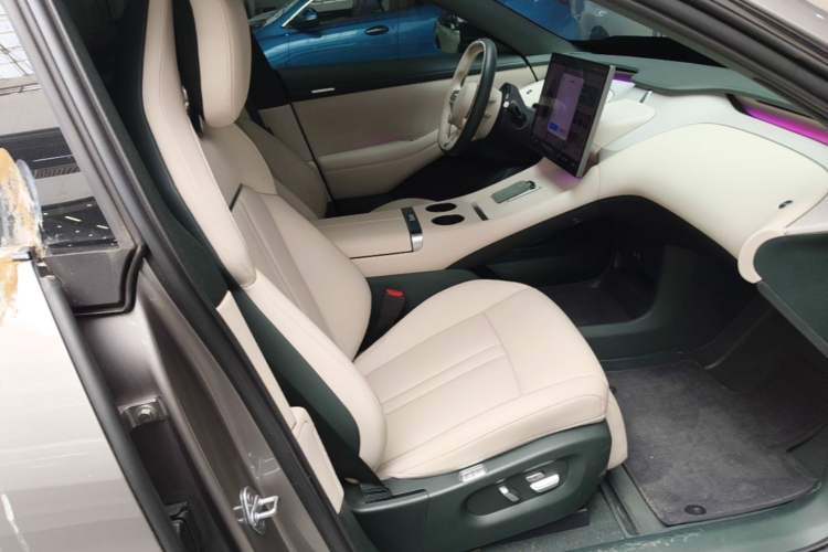 Used Xiaomi Auto YU7 2025 Ultra-Long Range All-Wheel Drive Pro Version Right Front Seat
