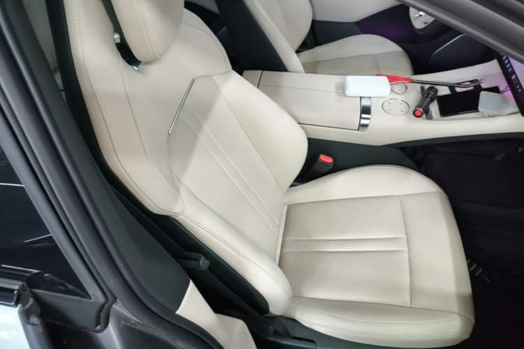 Used Xiaomi Auto YU7 2025 Ultra-Long Range Rear-Wheel Drive Version Right Front Seat