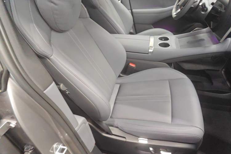 Used Xiaomi Auto YU7 2025 Ultra-Long Range Rear-Wheel Drive Version Right Front Seat