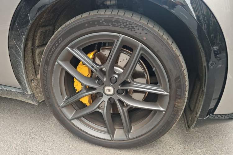 Used Xiaomi Auto YU7 2025 Ultra-Long Range High-Performance All-Wheel-Drive Max Edition Right Front Wheel Hub