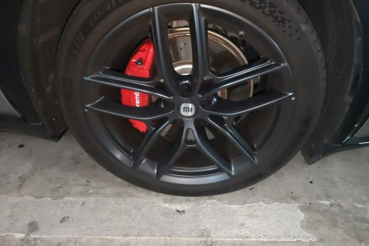 Used Xiaomi Auto YU7 2025 Ultra-Long Range High-Performance All-Wheel-Drive Max Edition Right Front Wheel Hub
