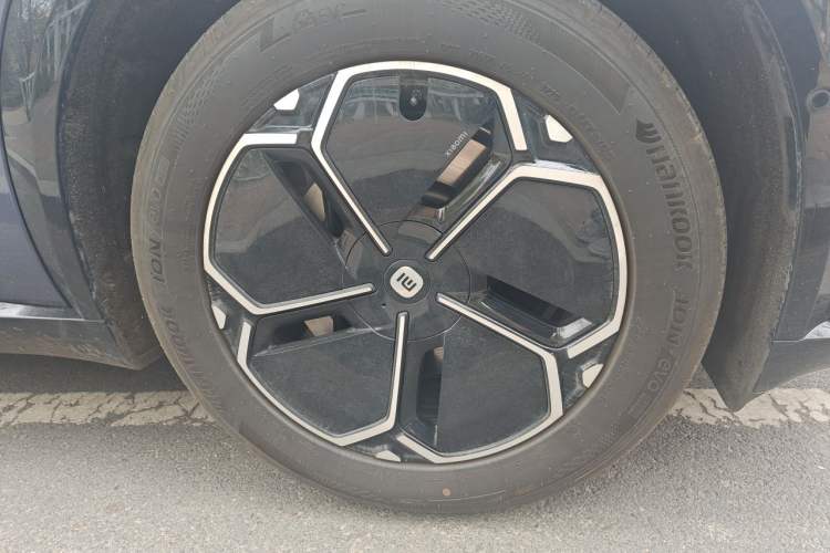 Used Xiaomi Auto YU7 2025 Ultra-Long Range Rear-Wheel Drive Version Right Front Wheel Hub