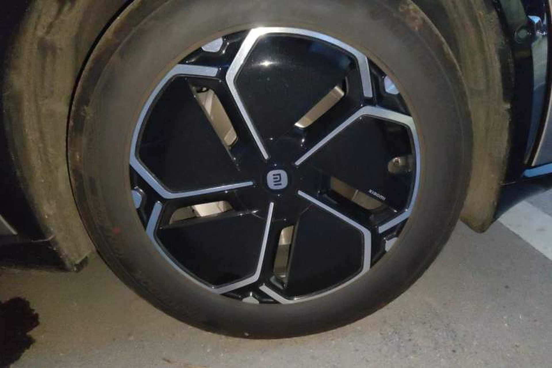 Used Xiaomi Auto YU7 2025 Ultra-Long Range Rear-Wheel Drive Version Right Front Wheel Hub