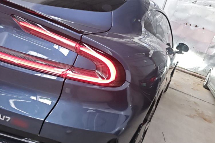 Used Xiaomi Auto YU7 2025 Ultra-Long Range High-Performance All-Wheel-Drive Max Edition Right Rear Taillight