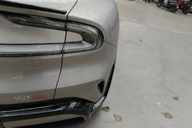 Used Xiaomi Auto YU7 2025 Ultra-Long Range High-Performance All-Wheel-Drive Max Edition Right Rear Taillight