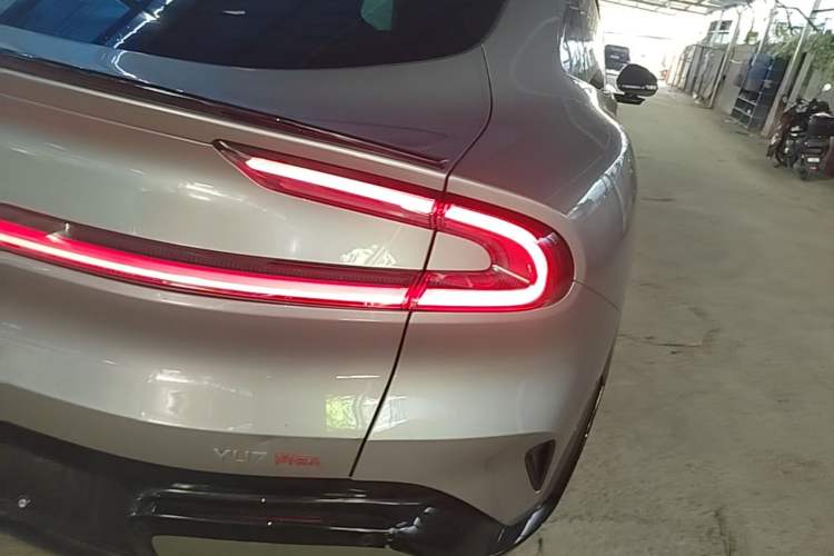 Used Xiaomi Auto YU7 2025 Ultra-Long Range All-Wheel Drive Pro Version Right Rear Taillight