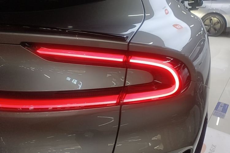 Used Xiaomi Auto YU7 2025 Ultra-Long Range Rear-Wheel Drive Version Right Rear Taillight
