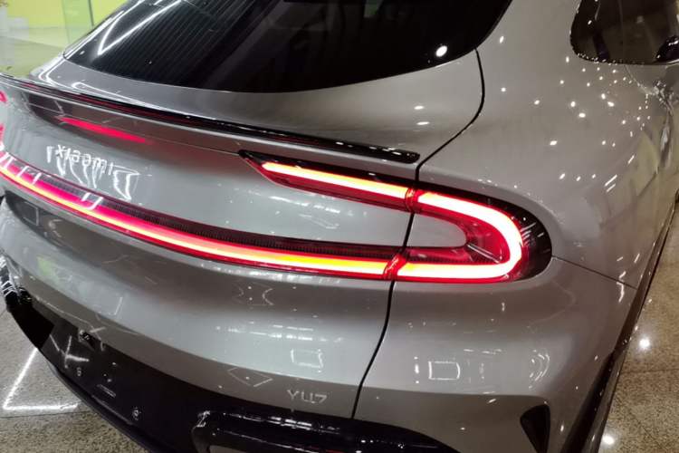 Used Xiaomi Auto YU7 2025 Ultra-Long Range Rear-Wheel Drive Version Right Rear Taillight