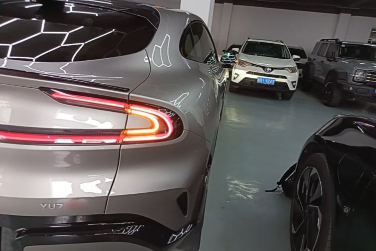 Used Xiaomi Auto YU7 2025 Ultra-Long Range High-Performance All-Wheel-Drive Max Edition Right Rear Taillight