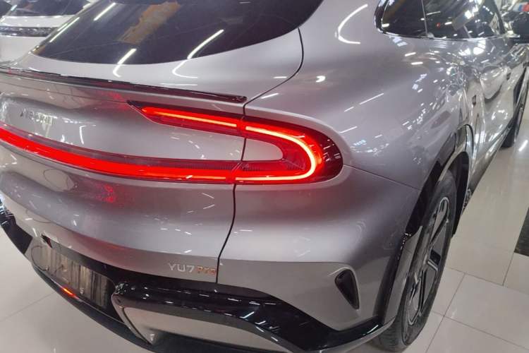 Used Xiaomi Auto YU7 2025 Ultra-Long Range All-Wheel Drive Pro Version Right Rear Taillight