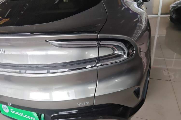 Used Xiaomi Auto YU7 2025 Ultra-Long Range All-Wheel Drive Pro Version Right Rear Taillight