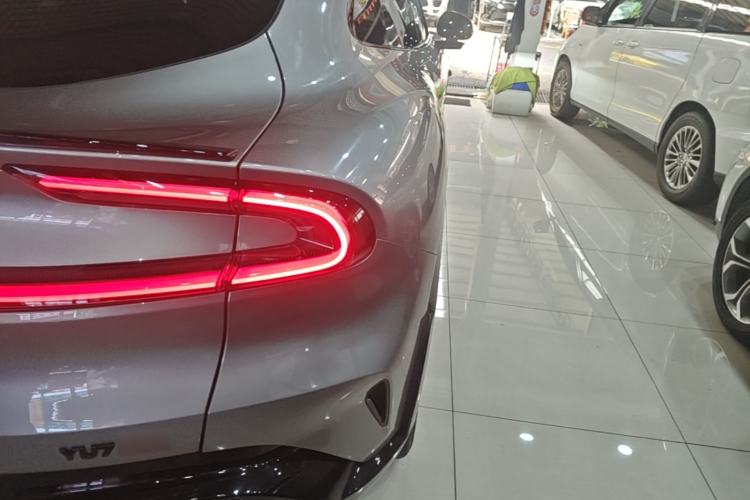 Used Xiaomi Auto YU7 2025 Ultra-Long Range High-Performance All-Wheel-Drive Max Edition Right Rear Taillight
