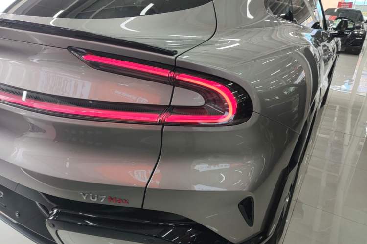 Used Xiaomi Auto YU7 2025 Ultra-Long Range High-Performance All-Wheel-Drive Max Edition Right Rear Taillight