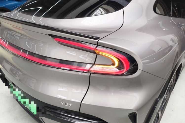 Used Xiaomi Auto YU7 2025 Ultra-Long Range All-Wheel Drive Pro Version Right Rear Taillight