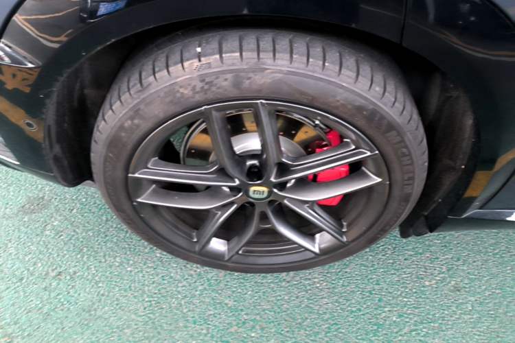Used Xiaomi Auto YU7 2025 Ultra-Long Range High-Performance All-Wheel-Drive Max Edition Right Rear Wheel Hub